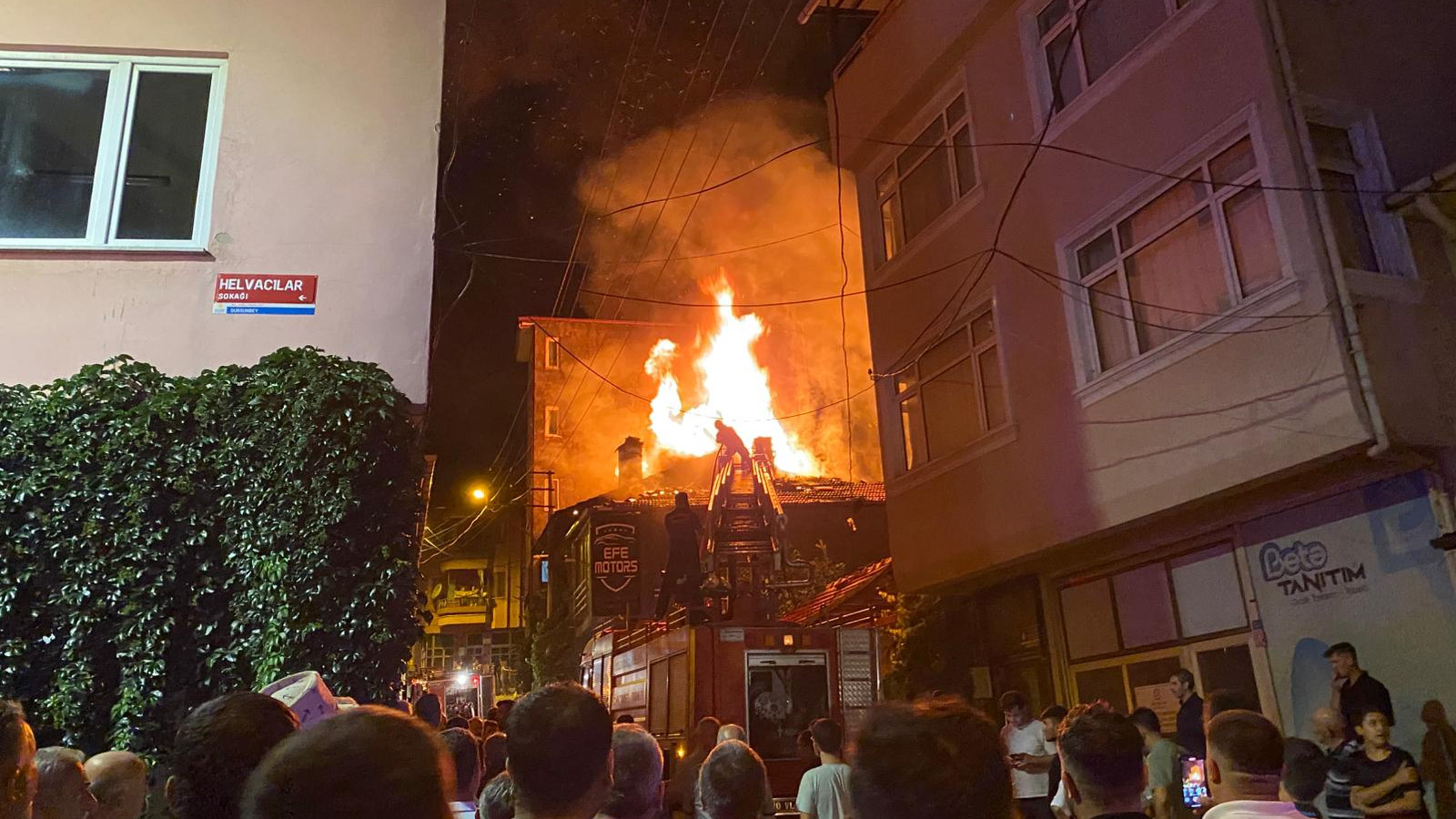 Balıkesir’de iki evde yangın
