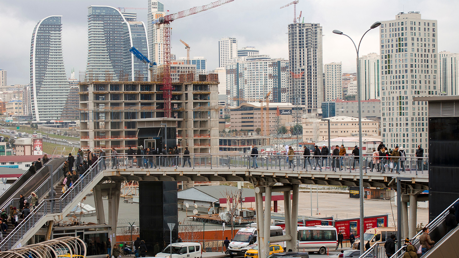 Esenyurt’un yeni sahibi yabancılar, İranlılar akın akın geliyor