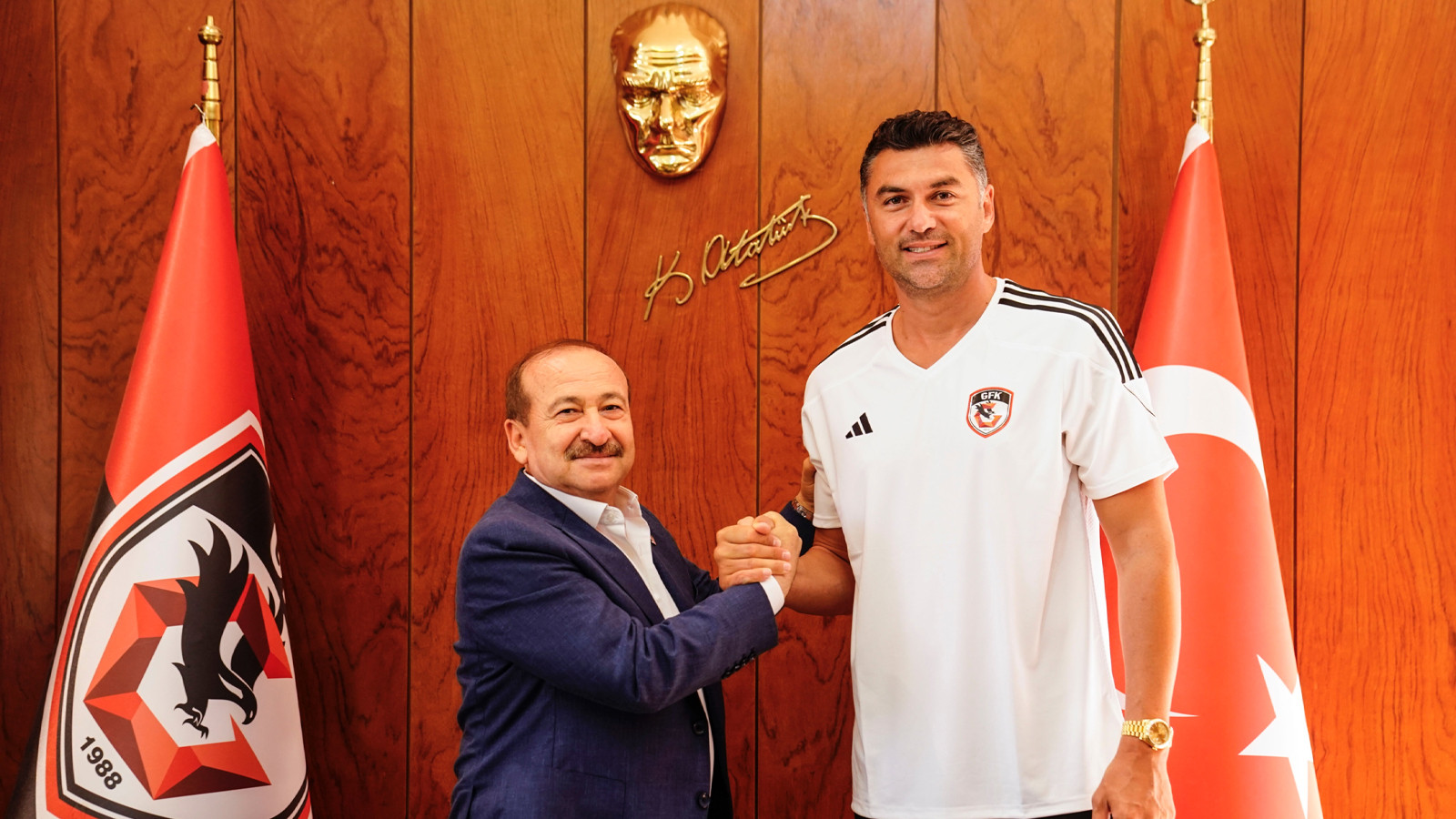 Resmi açıklama! Gaziantep FK’de Burak Yılmaz dönemi başladı Resmi açıklama! Gaziantep FK’de Burak Yılmaz dönemi başladı