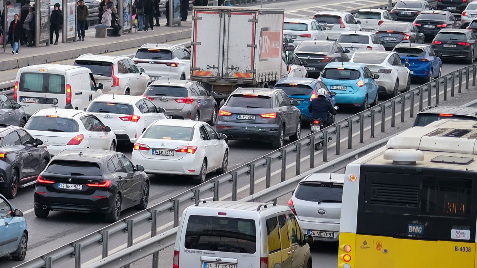 Araç sahipleri için yeni trafik sigortası düzenlemesi! Eski aracı satmadan basamak korunacak