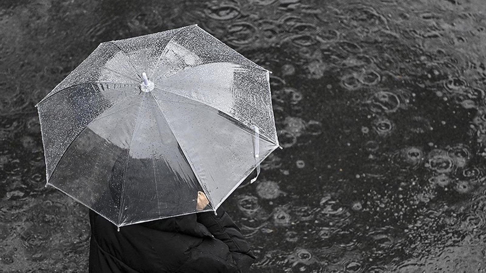 Meteoroloji yeni raporu yayımladı! Sağanak yağış ve kuvvetli rüzgar geliyor...