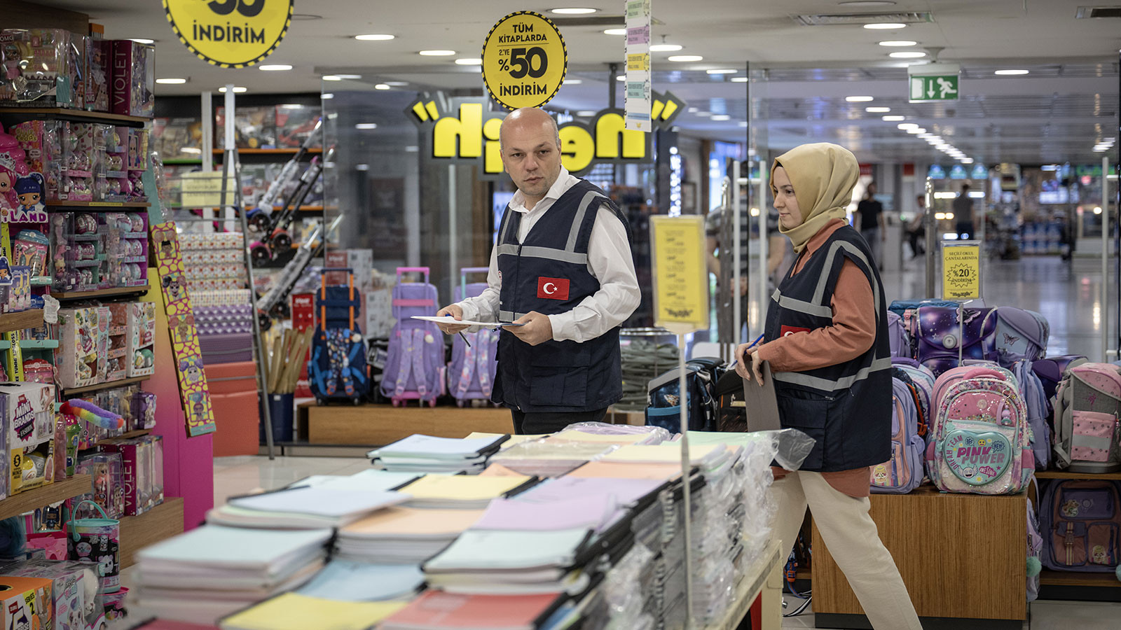 Ticaret Bakanlığı, okullar açılmadan önce kırtarsiyeleri denetledi Ticaret Bakanlığı, okullar açılmadan önce kırtarsiyeleri denetledi