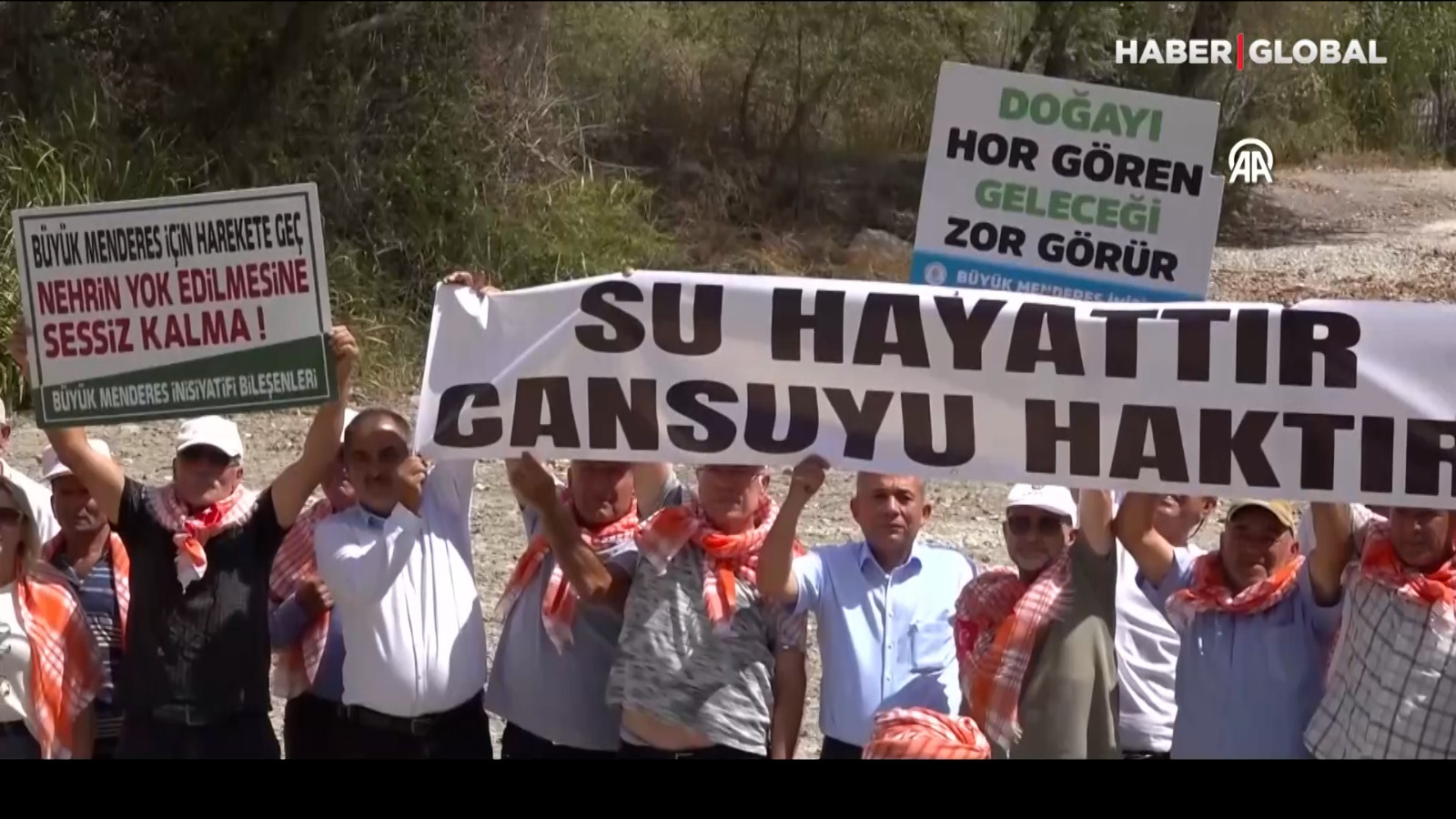 852 yıllık gelenek susuz kaldı: Sudan koyun geçirme geleneği, kuruyan nehir yatağında yapıldı