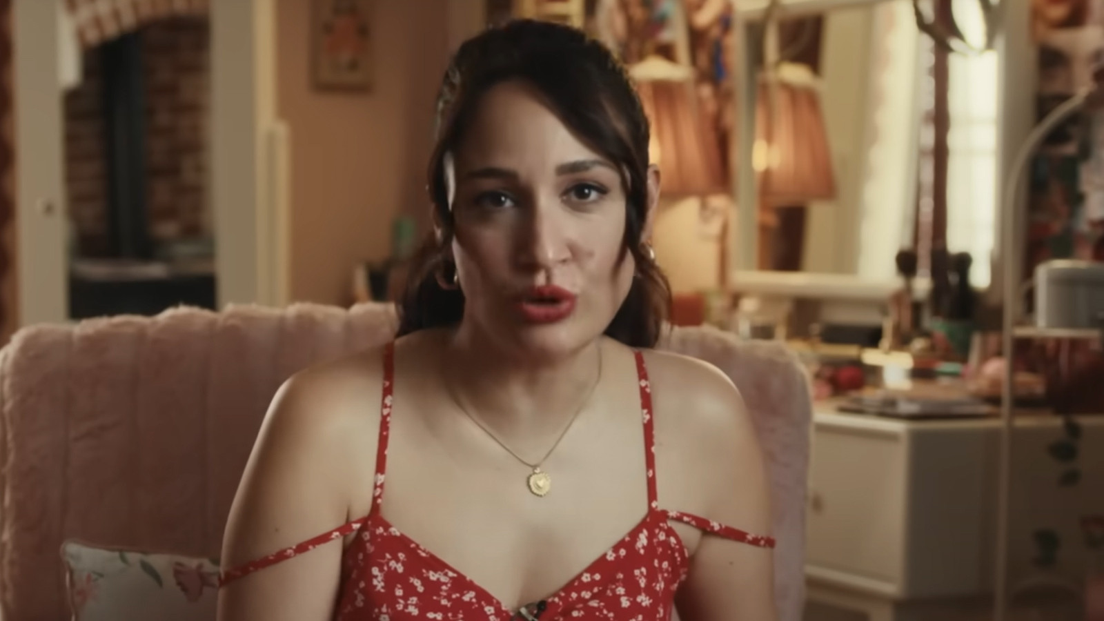 Netflix, Gupse Özay imzalı Platonik: Mavi Dolunay Otel dizisinin fragmanını yayınladı