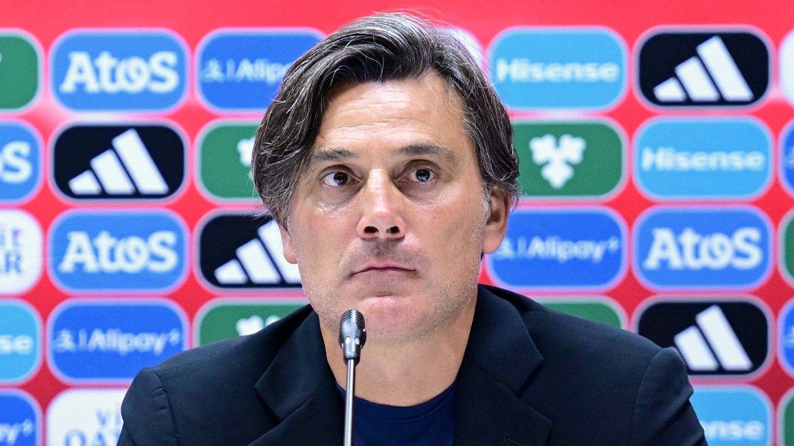 Vincenzo Montella: “Bu iddialar bizi gülümsetiyor, ayrıca motive ediyor”