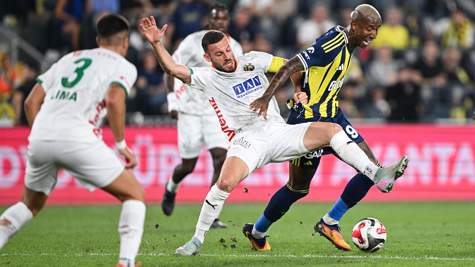 Fenerbahçe, 90+3’te yediği golle beraberliğe razı oldu