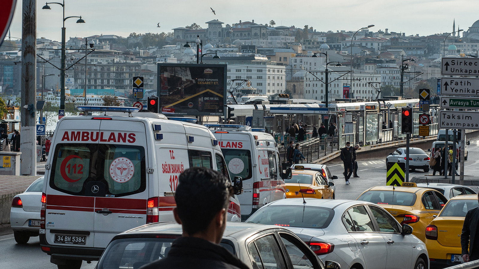 Anons sistemi kaza sebebi olabilir, 'Lütfen ambulansa yol verin'