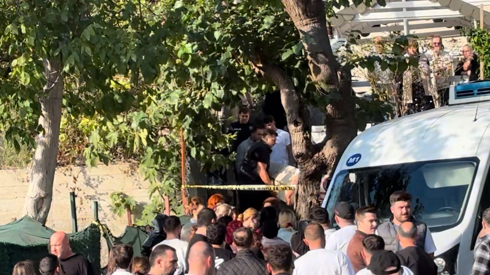 Konuşmak için çağırdığı sevgilisini katletti