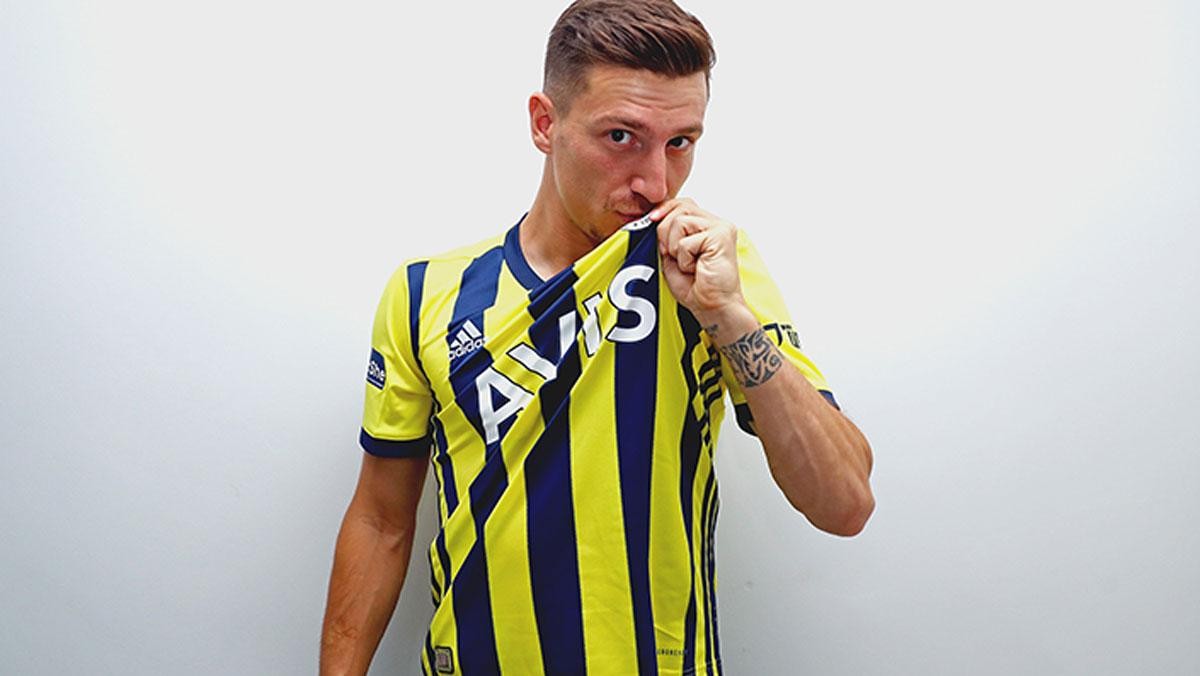 Fenerbahce Nin Yeni Transferi Mert Hakan In Yazismalarini Sizdirana Hapis Cezasi Yolda