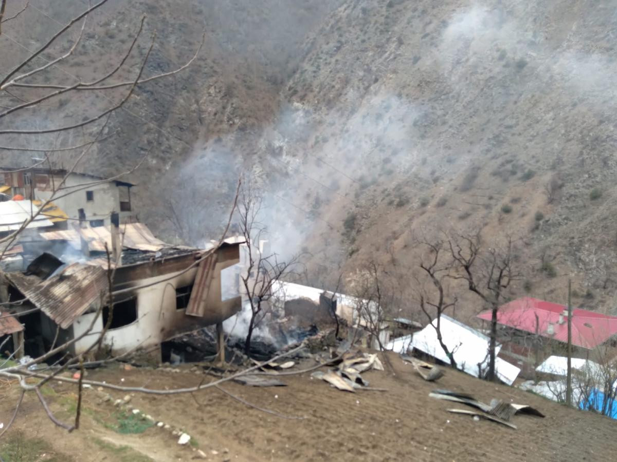 Artvin Ortaköy köyünde 12 ev yandı, felaketin boyutu gün ağarınca