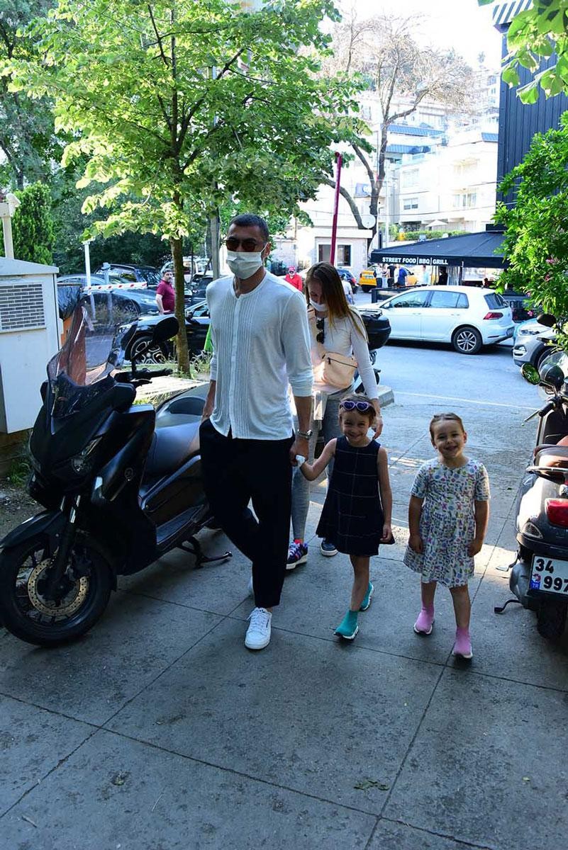 Burak Yilmaz Ile Eski Esi Istem Atilla Ilk Kez Goruntulendi