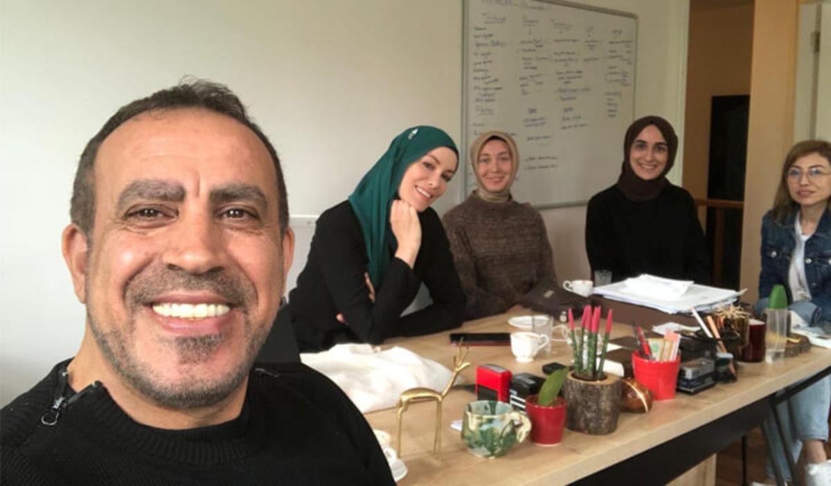 haluk levent ve gamze ozcelik sokak hayvanlari icin harekete gecti